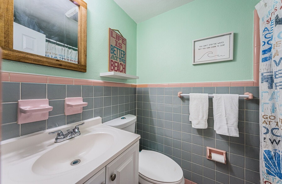 More Photos Of 12100 Gulf Blvd, Treasure Island Hotel For Sale