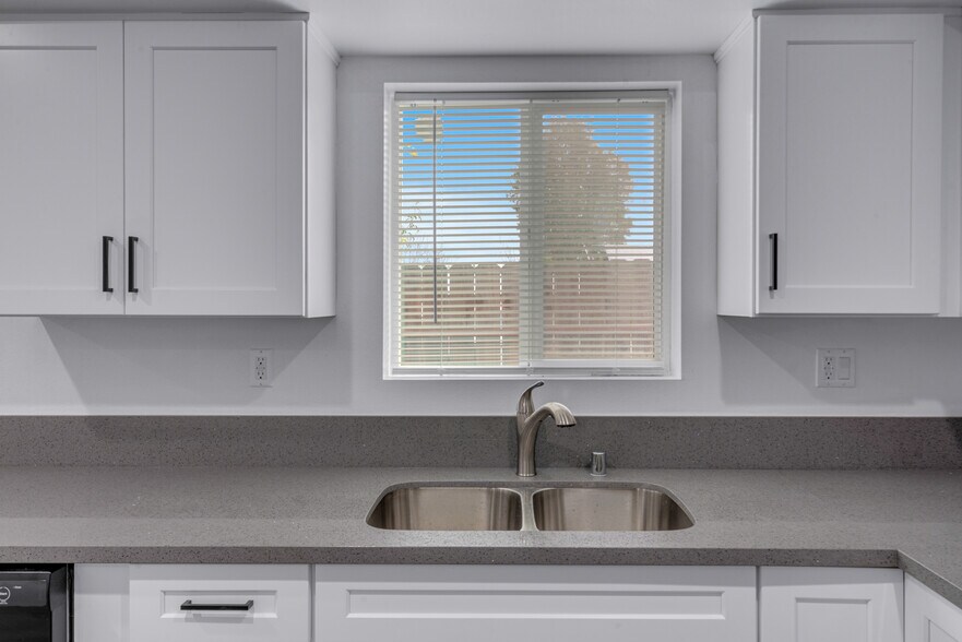 More Photos Of 2042 E El Segundo Blvd, Compton Apartments For Sale