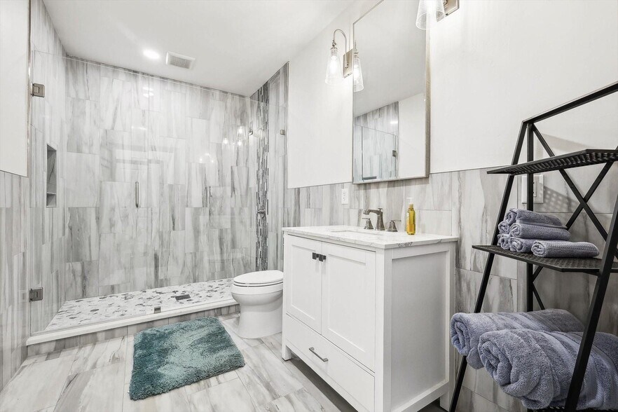 More Photos Of 9408 Learjet Ln, McKinney Airplane Hangar For Sale