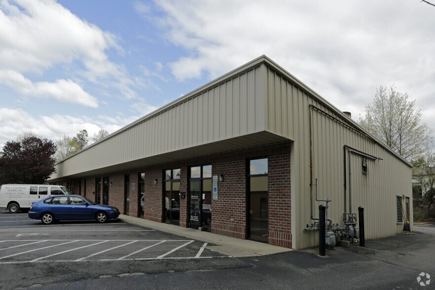 More Photos Of 4912 Alpinis Dr, Raleigh Flex For Lease