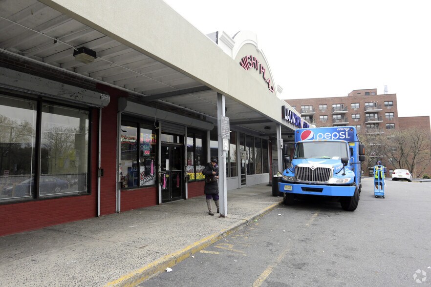 More Photos Of 139-157 7th Ave, Newark Storefront For Lease