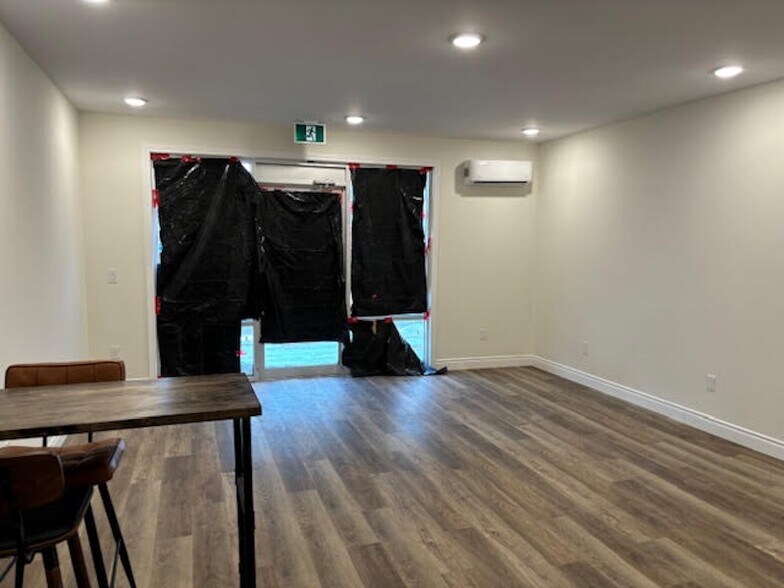 More Photos Of 335 Wellington St, Port Colborne Storefront For Sale