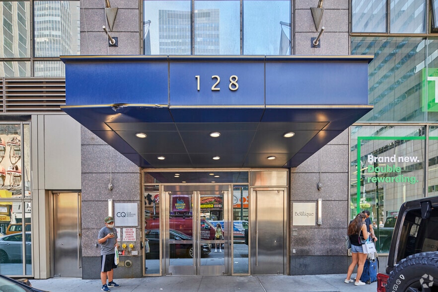 More Photos Of 128 E 45th St, New York Hotel For Lease