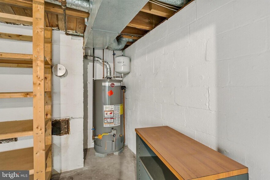 More Photos Of 4070 W Market St, York Office For Sale