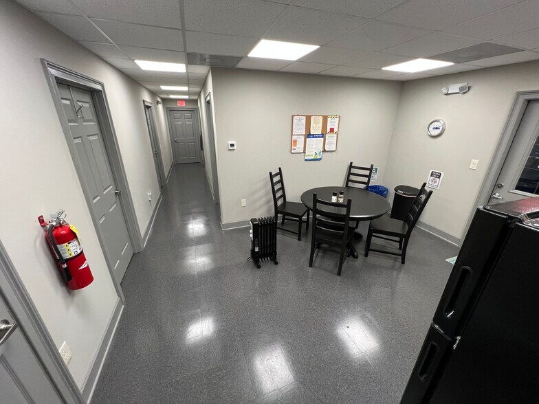 More Photos Of 321 Marble Mill Rd NW, Marietta Coworking Space