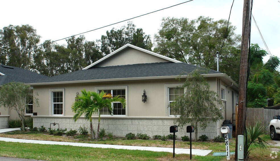 More Photos Of 5813 S Macdill Ave, Tampa Office For Sale