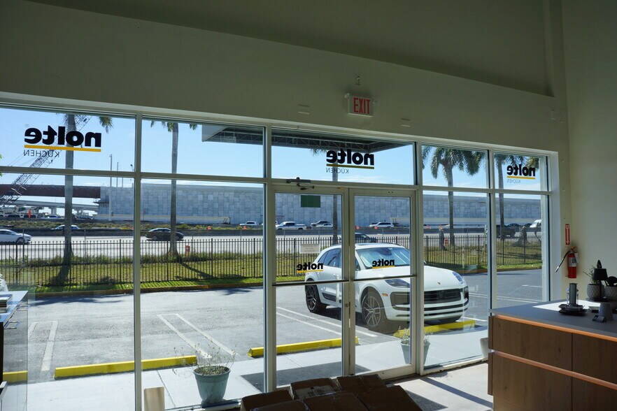 More Photos Of 755-833 NW 167th St, Miami Flex For Lease