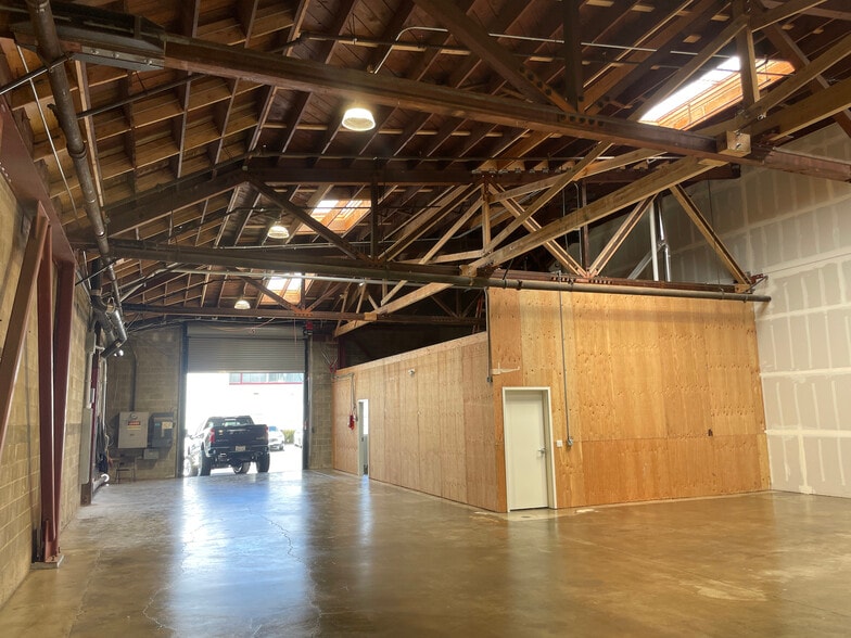 More Photos Of 1483 67th St, Emeryville Warehouse For Lease