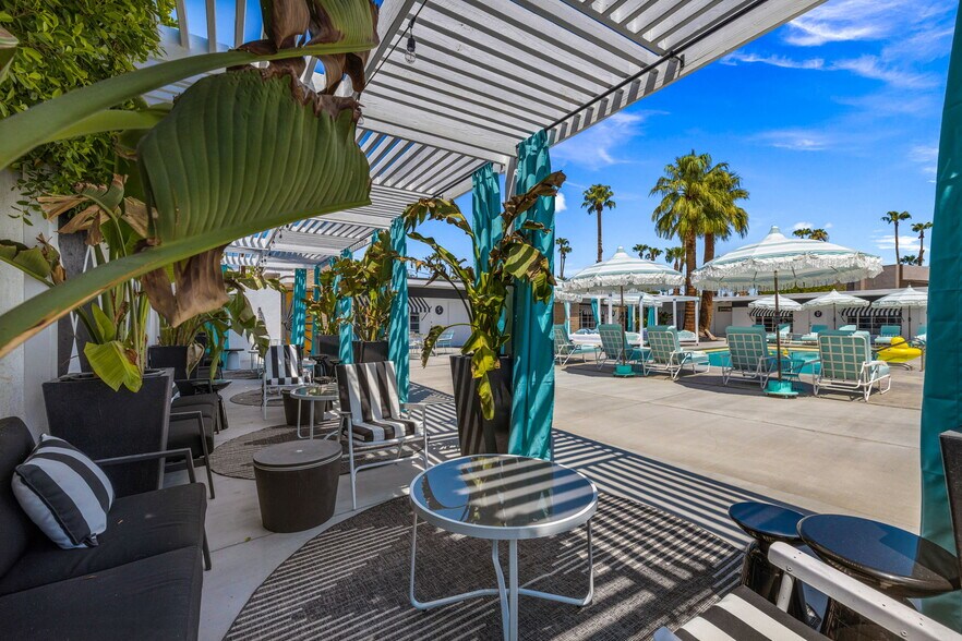 More Photos Of 120 W Vereda Sur, Palm Springs Hotel For Sale