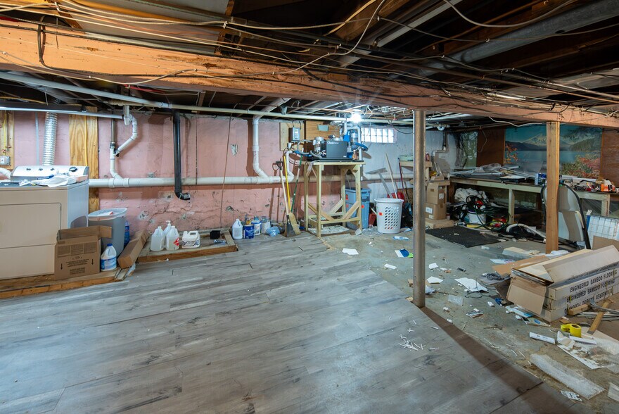 More Photos Of 1221 Altamont Ave, Schenectady Office For Sale