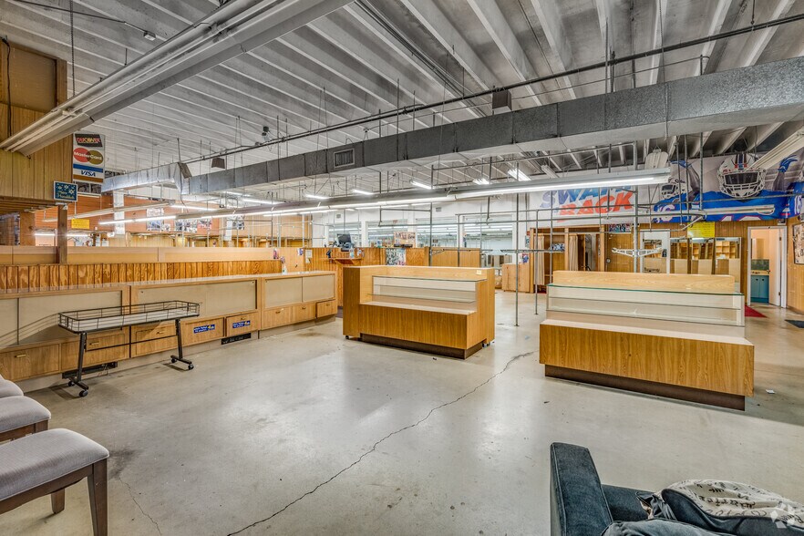 More Photos Of 2601 NW 6th Ave, Miami Freestanding For Sale