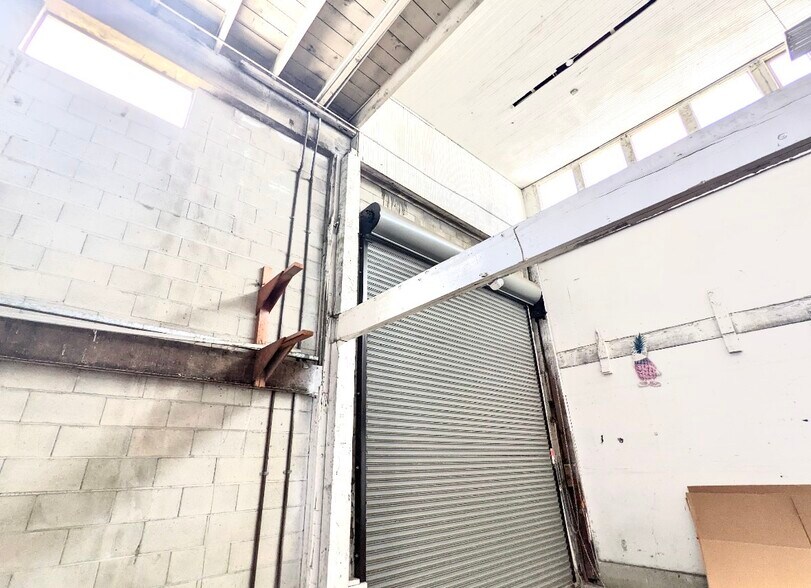 More Photos Of 400 Franklin St, Oakland Warehouse For Lease