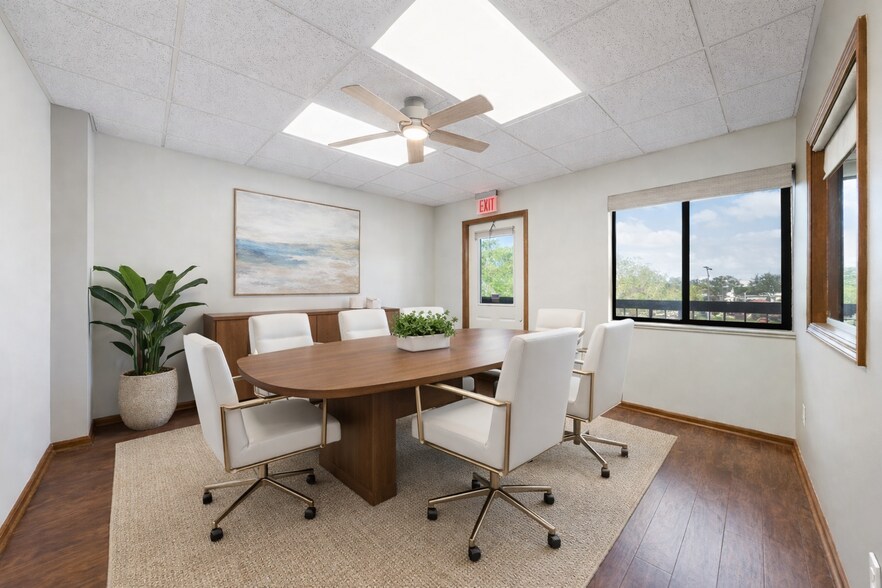 Primary Photo Of 2335 Tamiami Trl N, Naples Medical For Lease