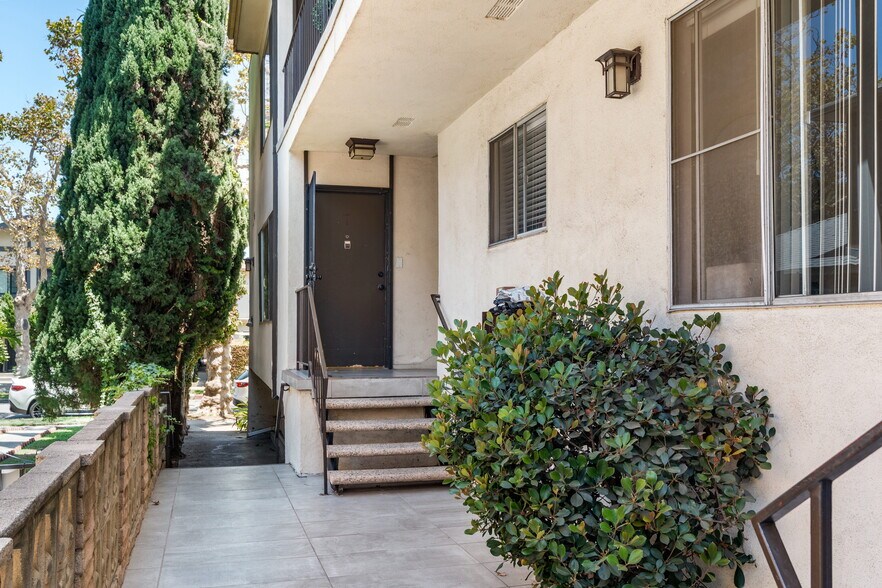 More Photos Of 439 S Oakhurst Dr, Beverly Hills Apartments For Sale