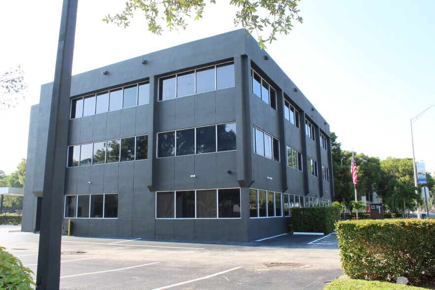 More Photos Of 4001 NW 97th Ave, Doral Coworking Space