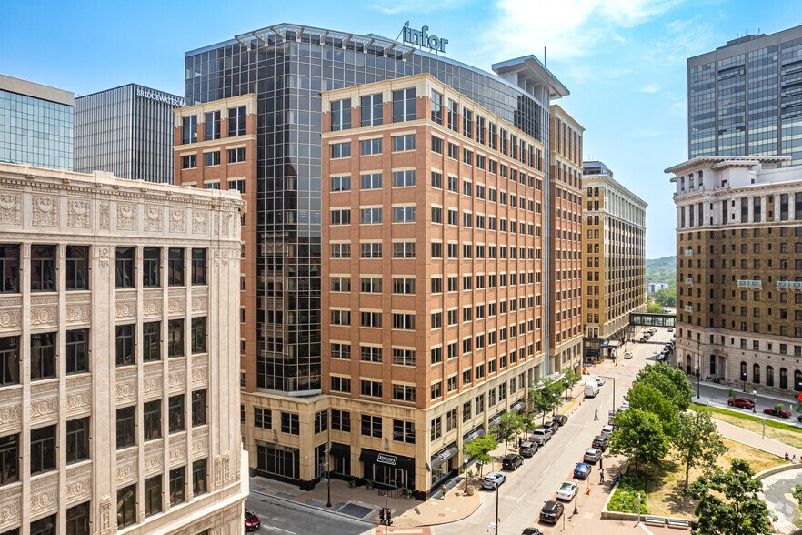 More Photos Of 380-388 Saint Peter St, Saint Paul Office For Lease