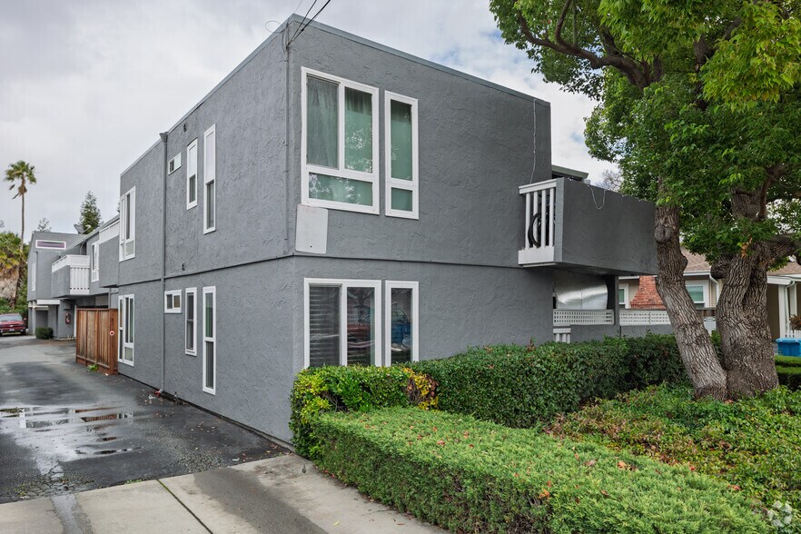 Primary Photo Of 1411 Oxford St, Redwood City Apartments For Sale