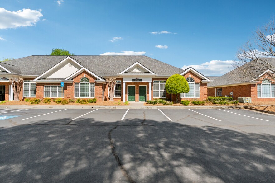 Primary Photo Of 301-304 Macy Dr, Roswell Medical For Sale