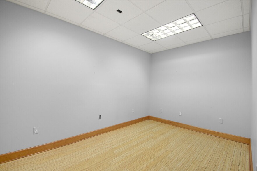 More Photos Of 233 E Bay St, Jacksonville Office For Lease