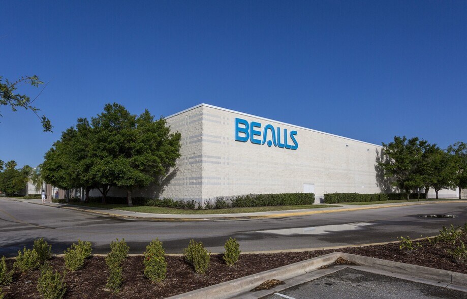 More Photos Of 1441 Tamiami Trl, Port Charlotte Department Store For Sale