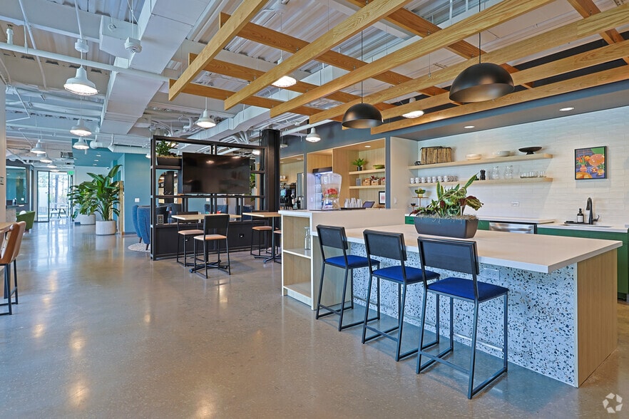 More Photos Of 2105 E Martin Luther King Jr Blvd, Austin Coworking Space