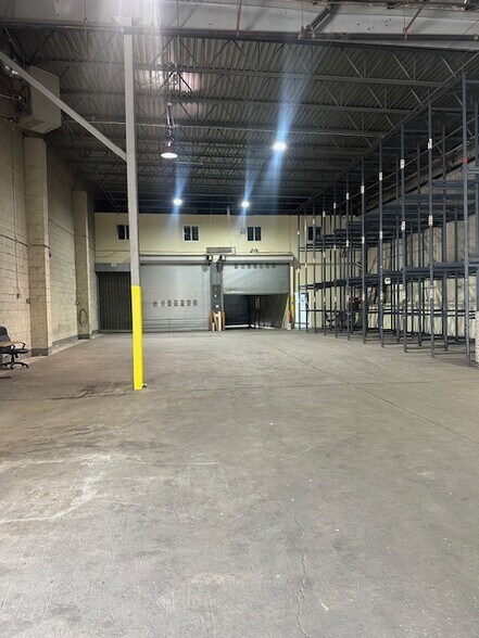 More Photos Of 1240 Oak Point Ave, Bronx Warehouse For Lease
