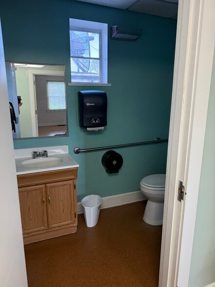 More Photos Of 3600-3606 Western Ave, Knoxville Freestanding For Sale