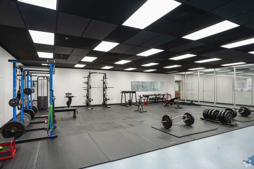 More Photos Of 1801 Rutherford Rd, Greenville Light Manufacturing For Lease