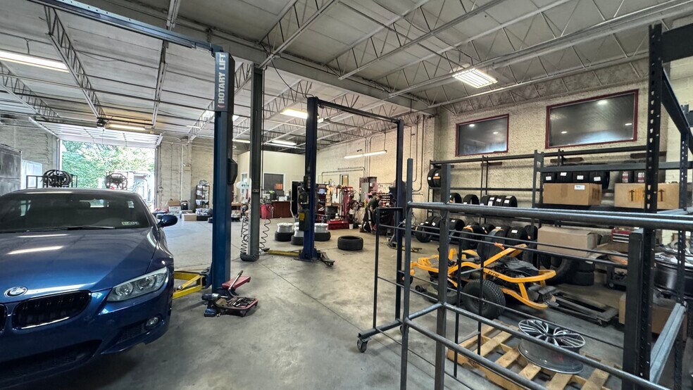 More Photos Of 231 Moorestown Dr, Bath Manufacturing For Sale