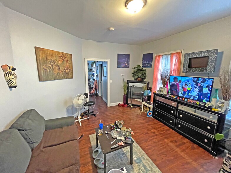 More Photos Of 25 Jillson St, Providence Apartments For Sale