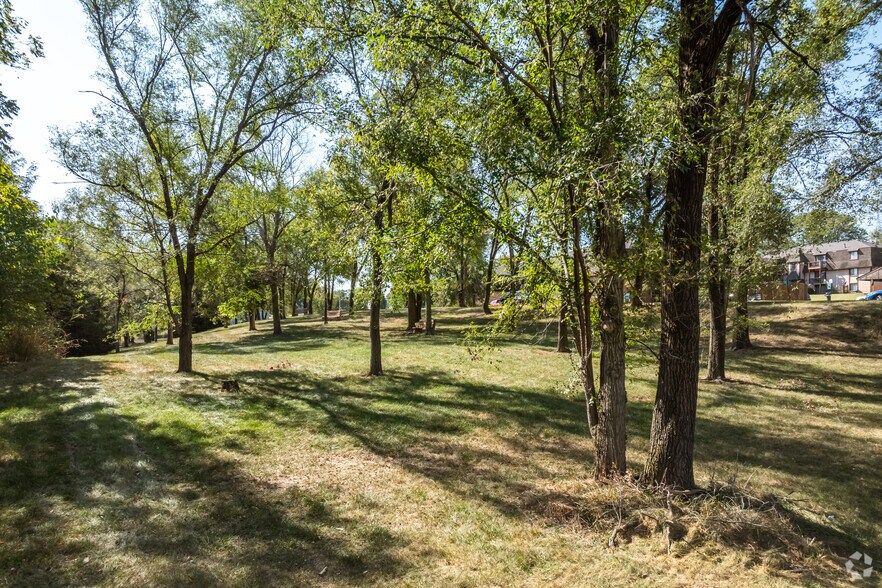 More Photos Of 1100 N 2nd St, Leavenworth Apartments For Sale