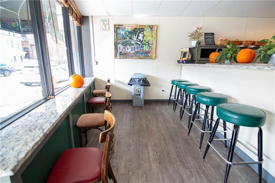 More Photos Of 371-373 Smith St, Providence Storefront For Sale