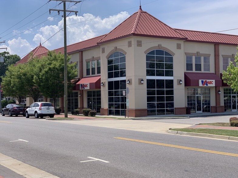 More Photos Of 608 E Mercury Blvd, Hampton Unknown For Lease