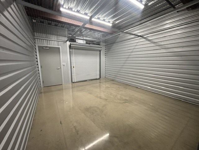 More Photos Of 1450 Curtis Ln, Allen Self Storage For Lease