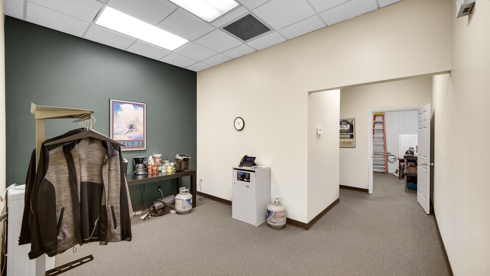 More Photos Of 303 Ridge Rd, Munster Office For Sale