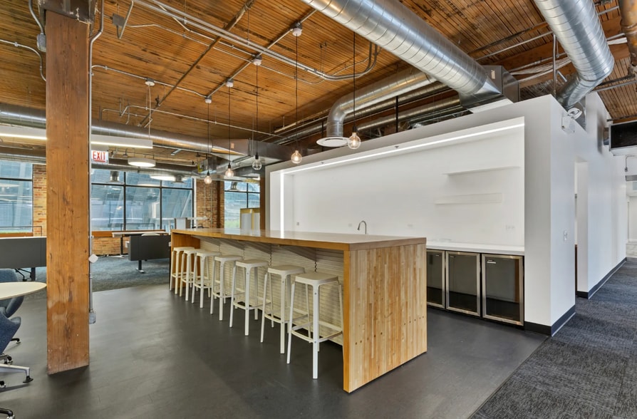 More Photos Of 180 N Wacker Dr, Chicago Loft Creative Space For Sale