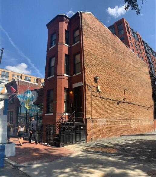 More Photos Of 915 5th St NW, Washington Office For Lease