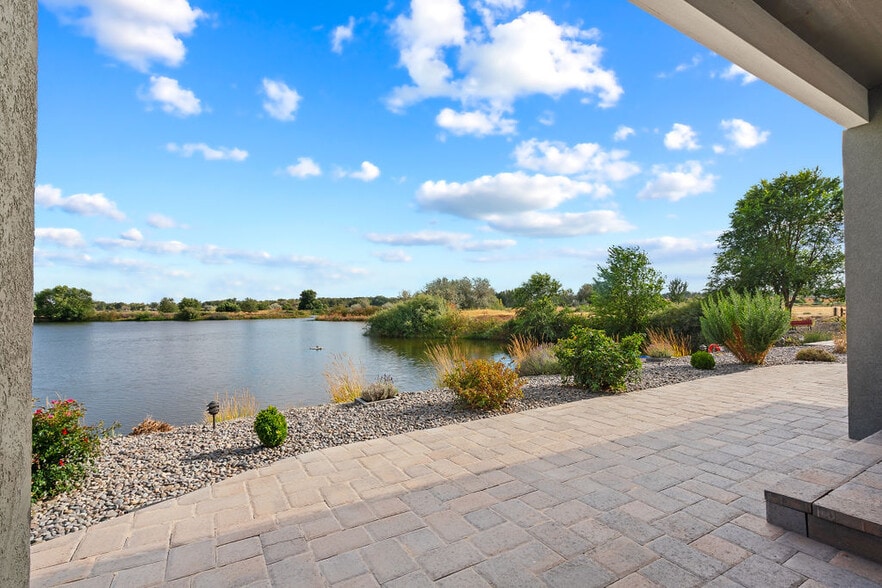 More Photos Of 701 Fountain Blvd, Zillah Hotel For Sale