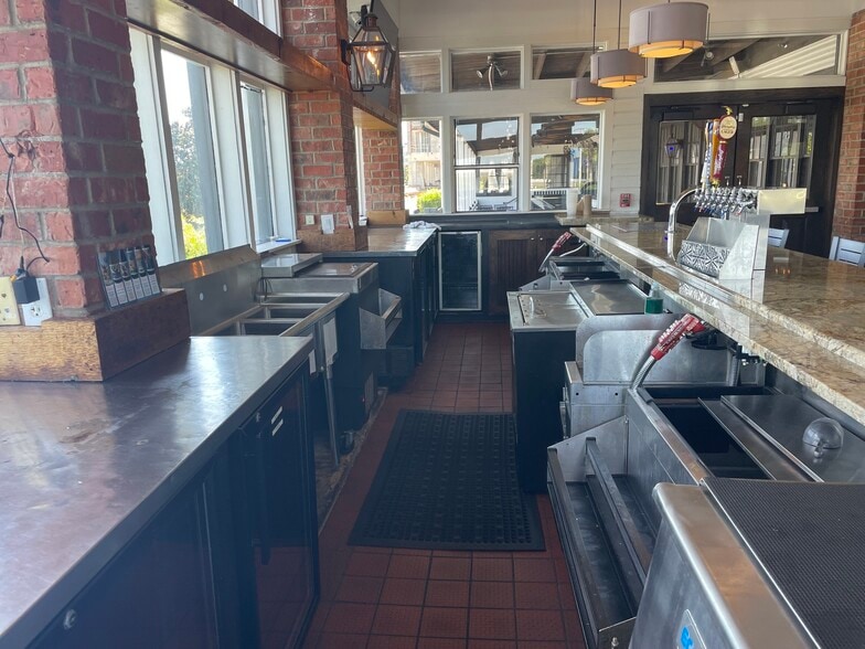 More Photos Of 905 E Gregory St, Pensacola Restaurant For Sale