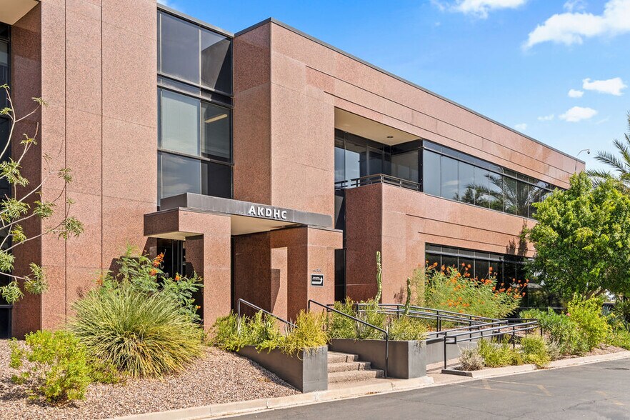 More Photos Of 3333 E Camelback Rd, Phoenix Office For Lease