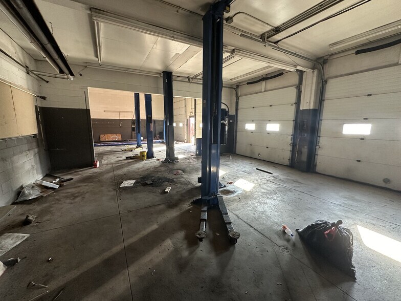 More Photos Of 3106 Walden Ave, Depew Auto Repair For Lease