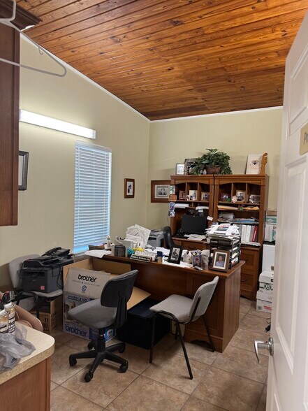 More Photos Of 103 Escambia Ave, Davenport Medical For Sale