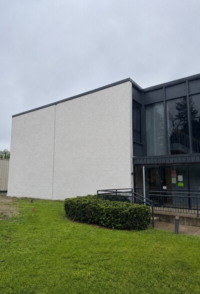 More Photos Of 1920 McKinley Ave, Mishawaka Office For Sale