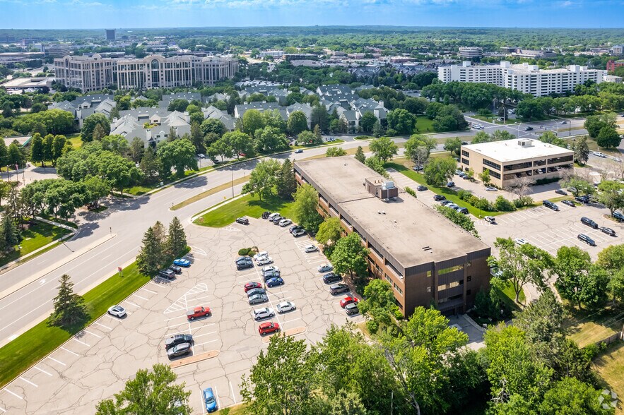 More Photos Of 7701 York Ave S, Edina Office For Lease