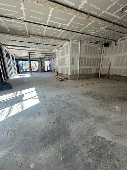 More Photos Of 436 Ferry St, Newark Storefront Retail Office For Lease
