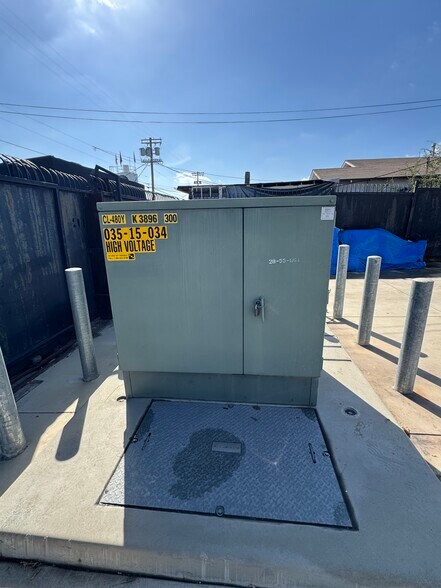 More Photos Of 5447 Satsuma St, North Hollywood Warehouse For Sale