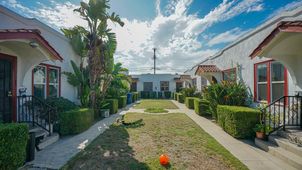 More Photos Of 1462 W 53rd St, Los Angeles Apartments For Sale