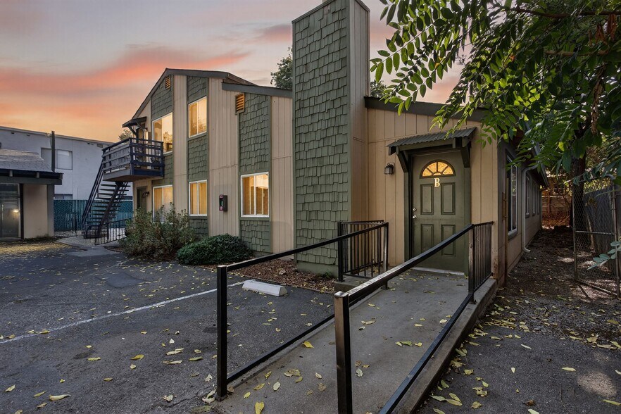 Primary Photo Of 703 W 2nd Ave, Chico Apartments For Sale