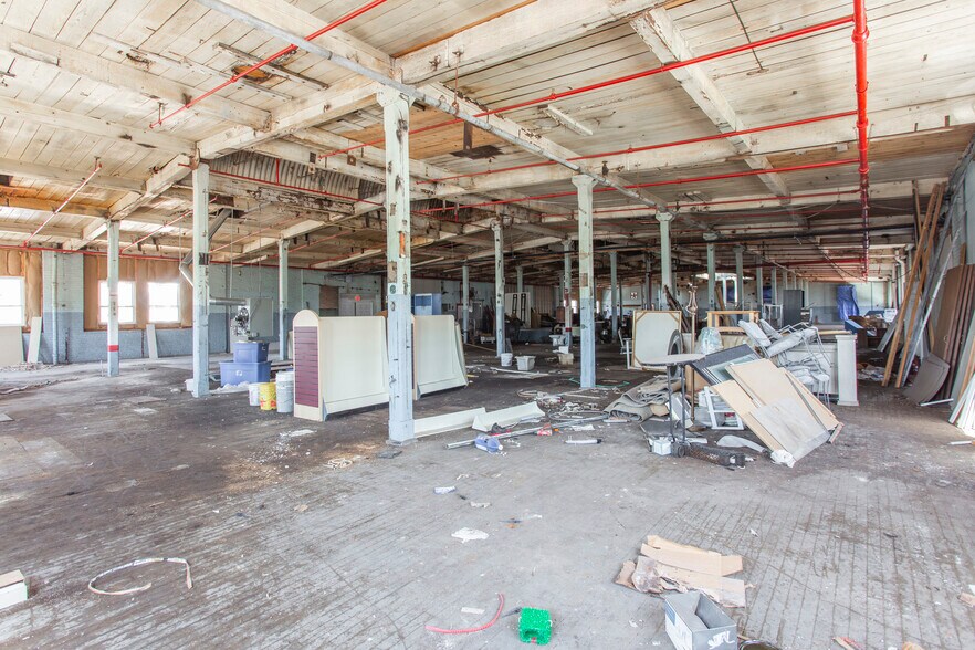 More Photos Of 2300 W 4th St, Chester Light Distribution For Lease