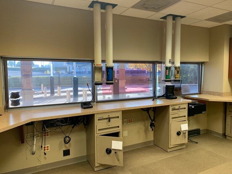 More Photos Of 5721 S Lindbergh Blvd, Saint Louis Bank For Lease